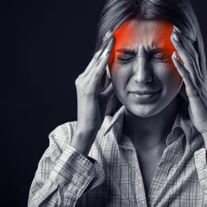 Premenopausal bilateral oophorectomy linked to elevated migraine risk