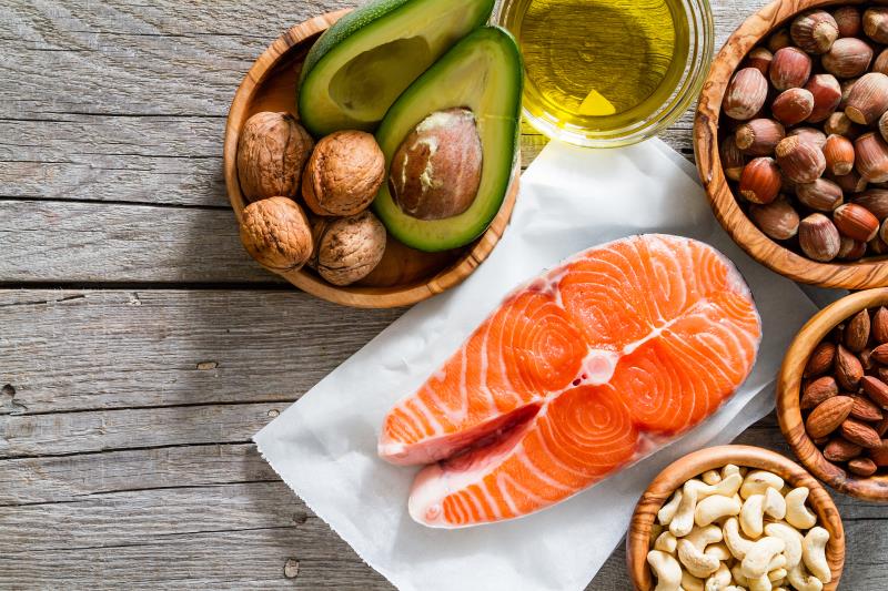 Dietary intake of polyunsaturated fatty acids (PUFAs) helps reduce the risk of rheumatoid arthritis (RA), as reported in a st