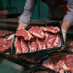 Does eating unprocessed red meat lead to obesity?