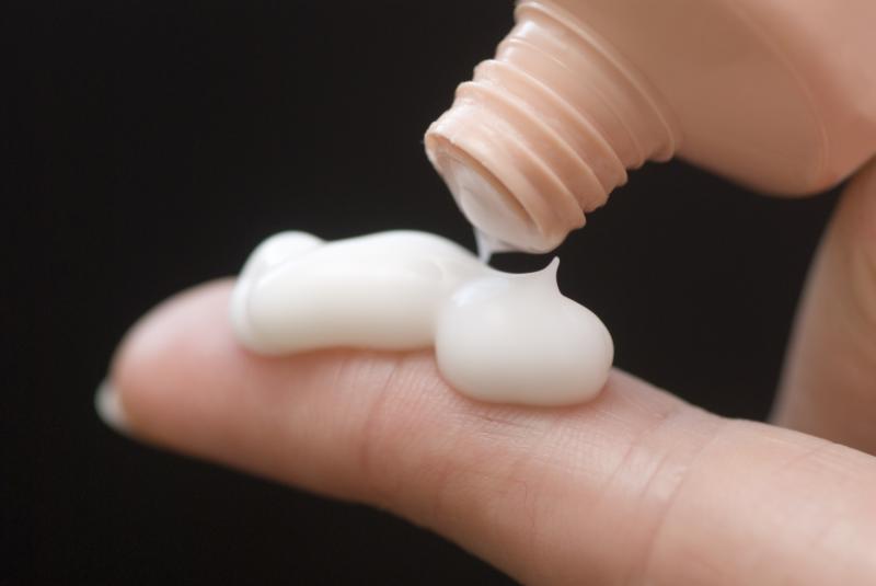 Daily emollient application in infants helps reduce the cumulative incidence of atopic dermatitis throughout the 2 years of l