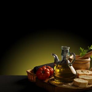 Olive leaf extracts lower BP in hypertension