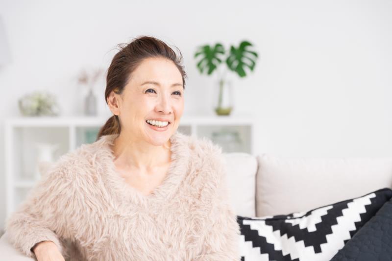 <p>A 62-year-old homemaker, who never smoked, with no known fam­ily history of cancer and good past health, presented in Janu