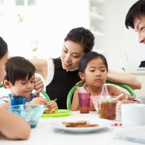 Regular breakfast consumption prevents weight gain in children