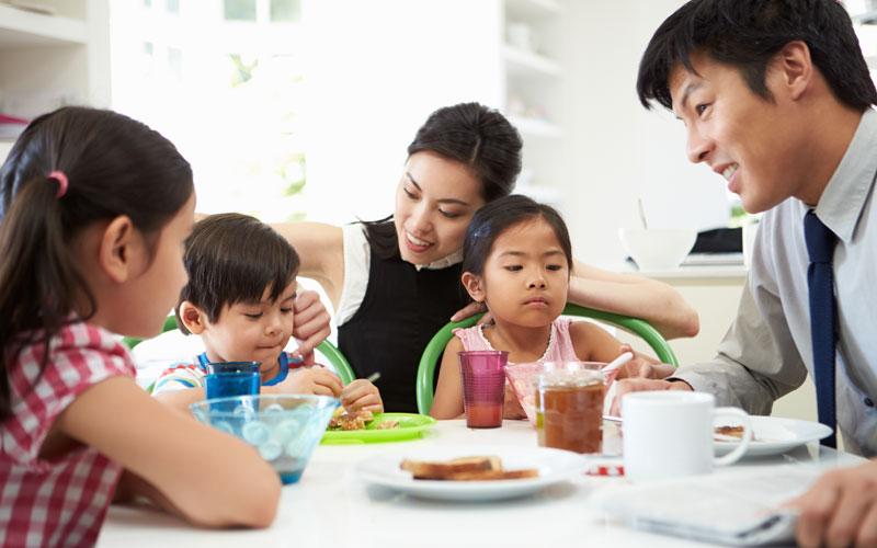 Regular breakfast consumption prevents weight gain in children