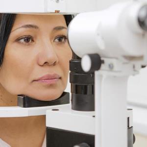 LENS trial: Early treatment of diabetic retinopathy in T2DM is
associated with reduced risks of disease progression and macu