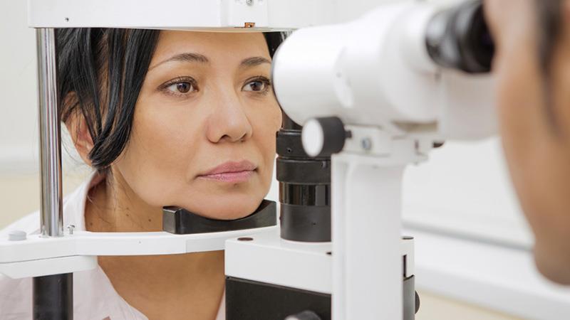 LENS trial: Early treatment of diabetic retinopathy in T2DM is
associated with reduced risks of disease progression and macu
