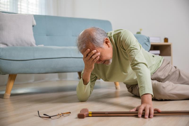 Increased risk of stroke in possible sarcopenia patients with fall history
