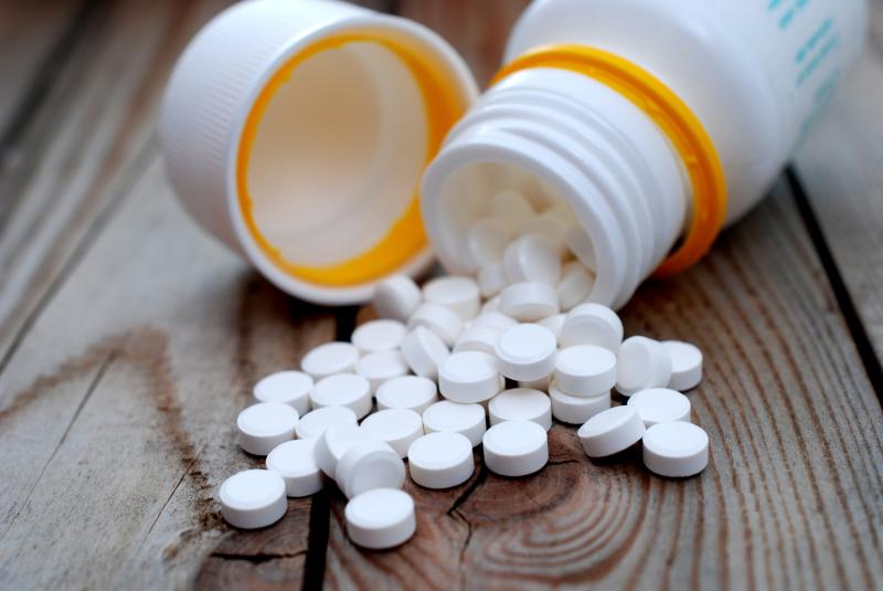 Budesonide outdoes mesalamine in treatment of microscopic colitis