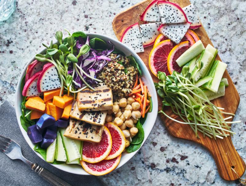A low-fat vegan diet yields a significant reduction in dietary acid load compared with the Mediterranean diet, and this alkal
