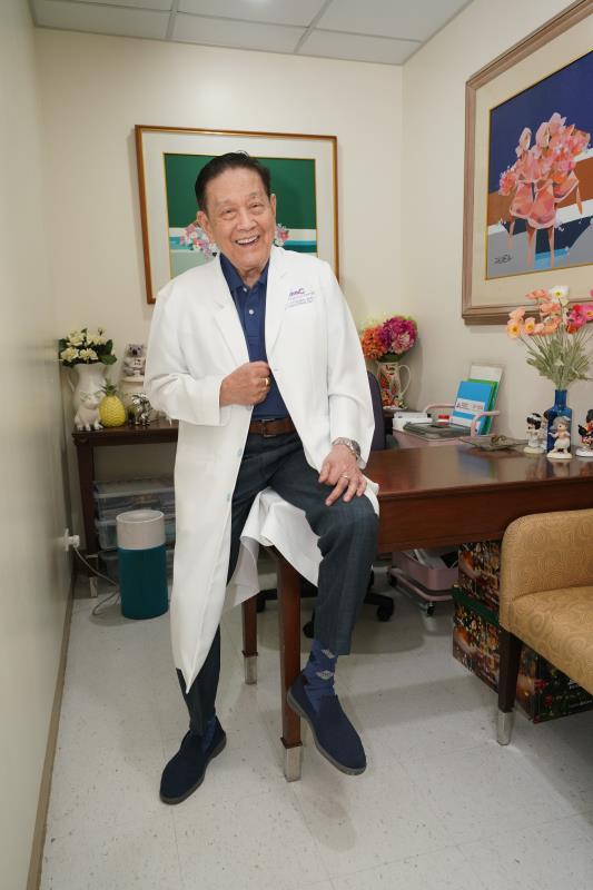 Dr Litonjua smiling